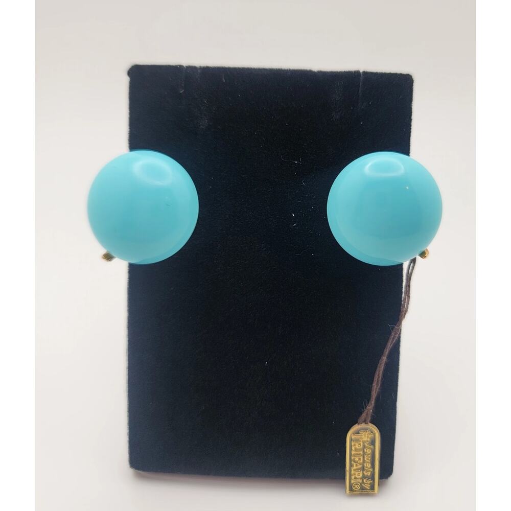 Vintage Crown Trifari Turquoise Colored  Clip on Earrings with Hang Tag